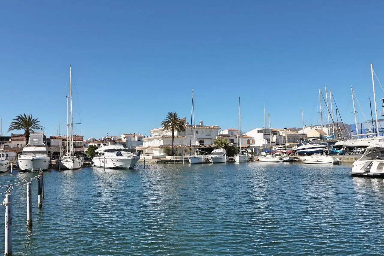 Villa Requesens Empuriabrava 0*,